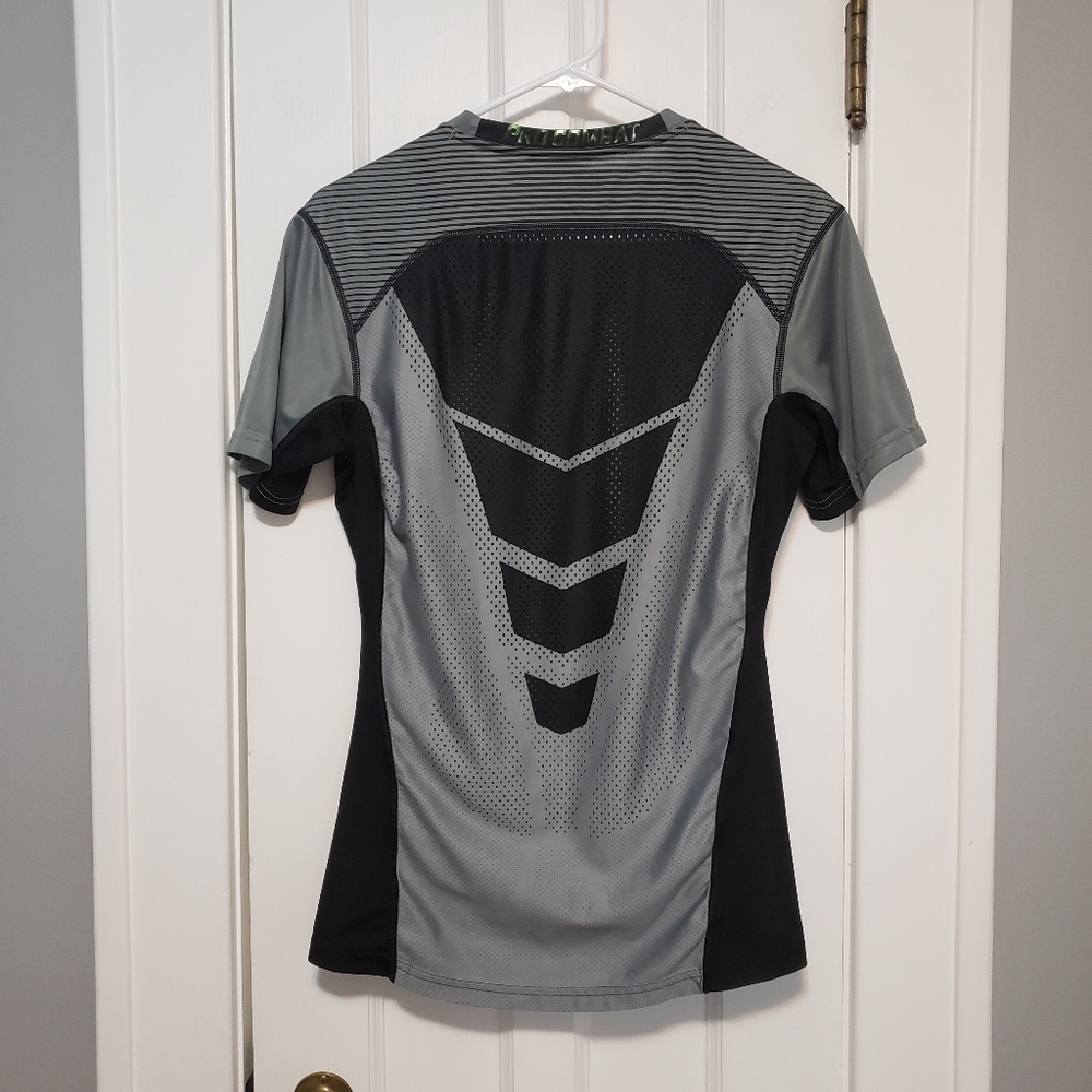Nike Pro Combat Hypercool Compression T Shirt - Picture 3 of 8